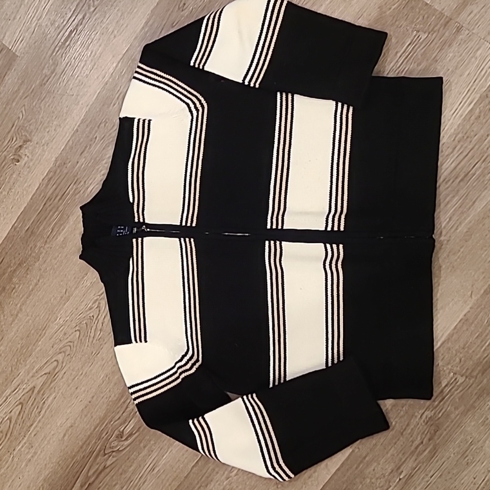 Crazy Horse Petite Medium like new Sweater